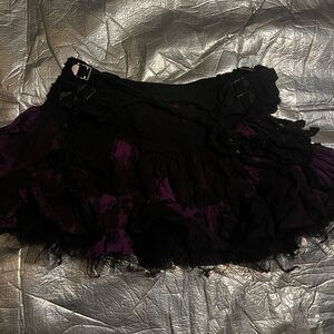 Purple and Black Gothic tulle Hot Topic Size Large skirt zip up back